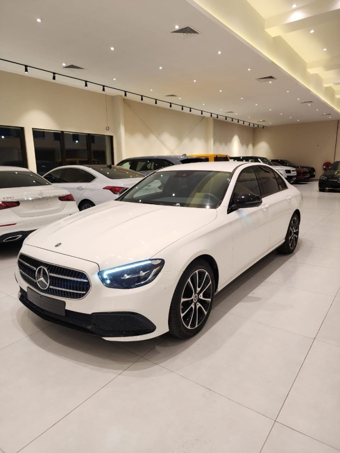 مرسيدس بنز E200 Premium 2.0L