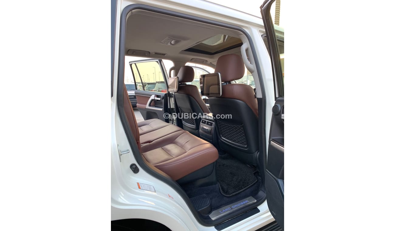 Toyota Land Cruiser VXR