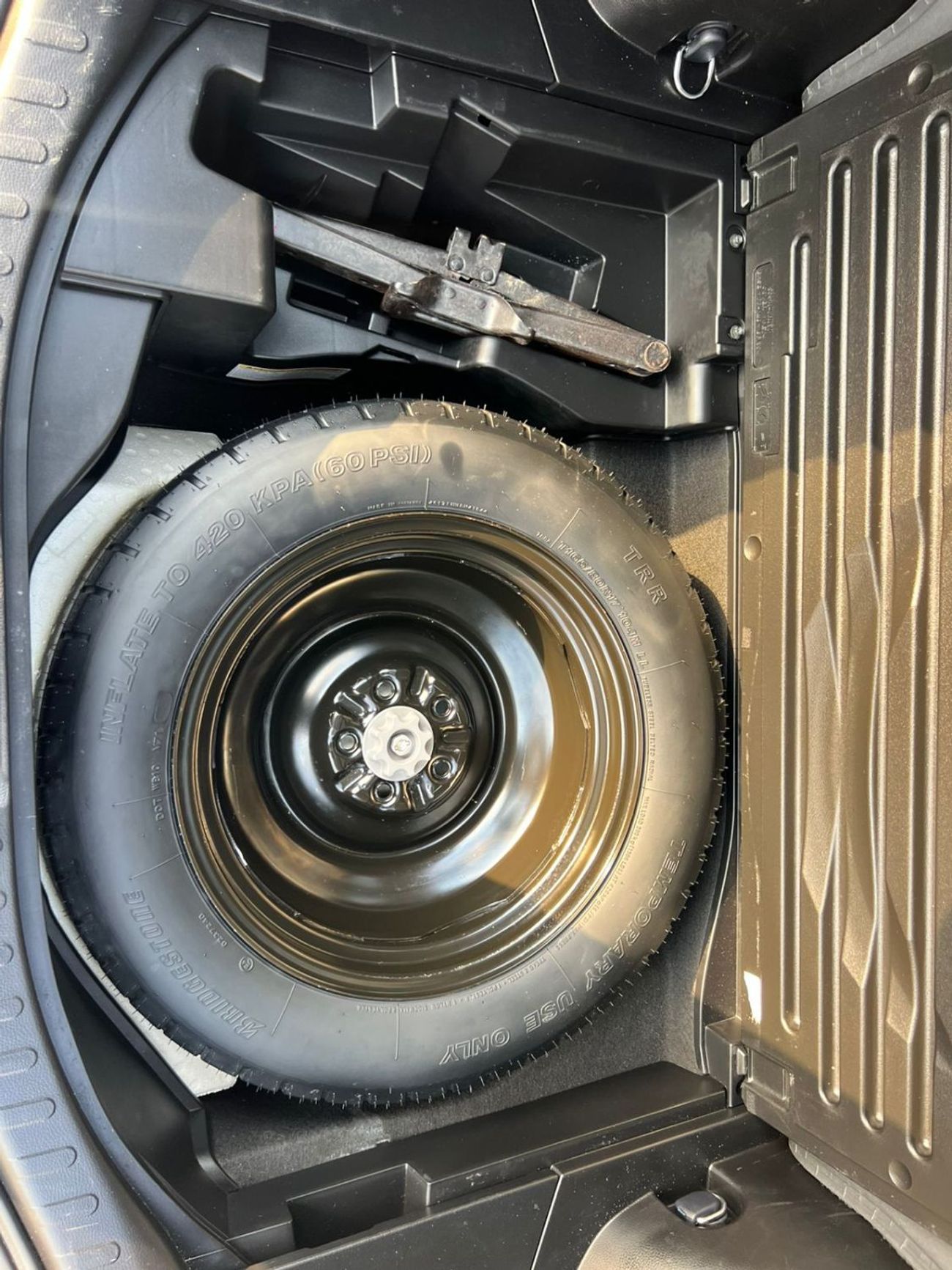 Toyota RAV4 2018 Toyota RAV4 XLE - 2.5L V4-RearCam-AWD 4x4 - Push Start -Leather seat Sunroof - Mileage-