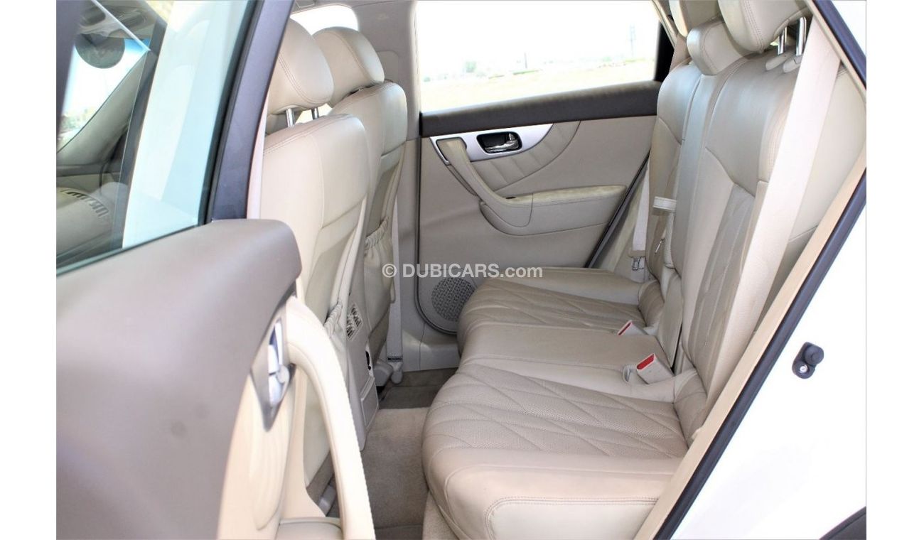 إنفينيتي QX70 إنفنيتى 2016  QX70 خليجي بحالة ممتازة بدون حوادث رقم 1 فل اوبشن نظيفه جدا من الداخل والخارج