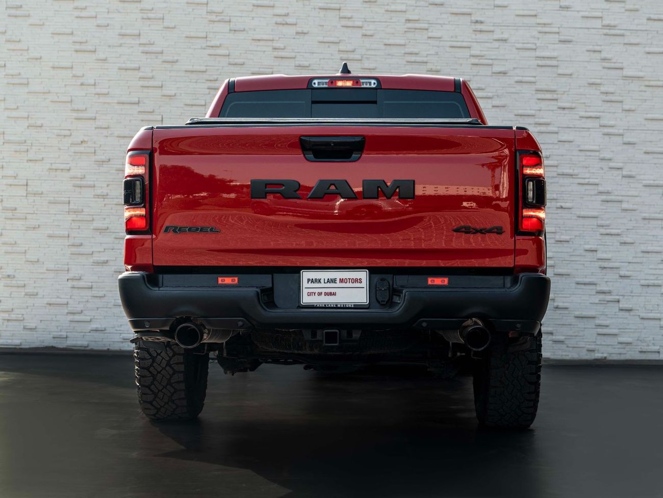 RAM 1500 AED 3,460 PM • RAM 1500 REBEL LUXURY 5.7L HEMI® V8 • ONLY 13,000 KMS • DODGE WARRANTY + SERVICE PLAN