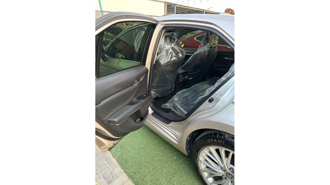 تويوتا كامري تويوتا كامري 2018 محرك 3.5 فتحة على فتحة مقاعد جلد مجهزة تجهيزا جيدا بحالة جيدة V6