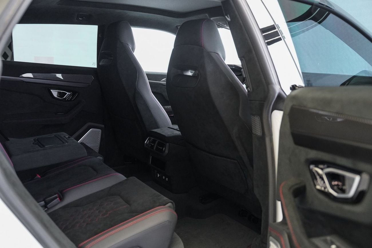 لامبورغيني اوروس 4.0T V8 Performante