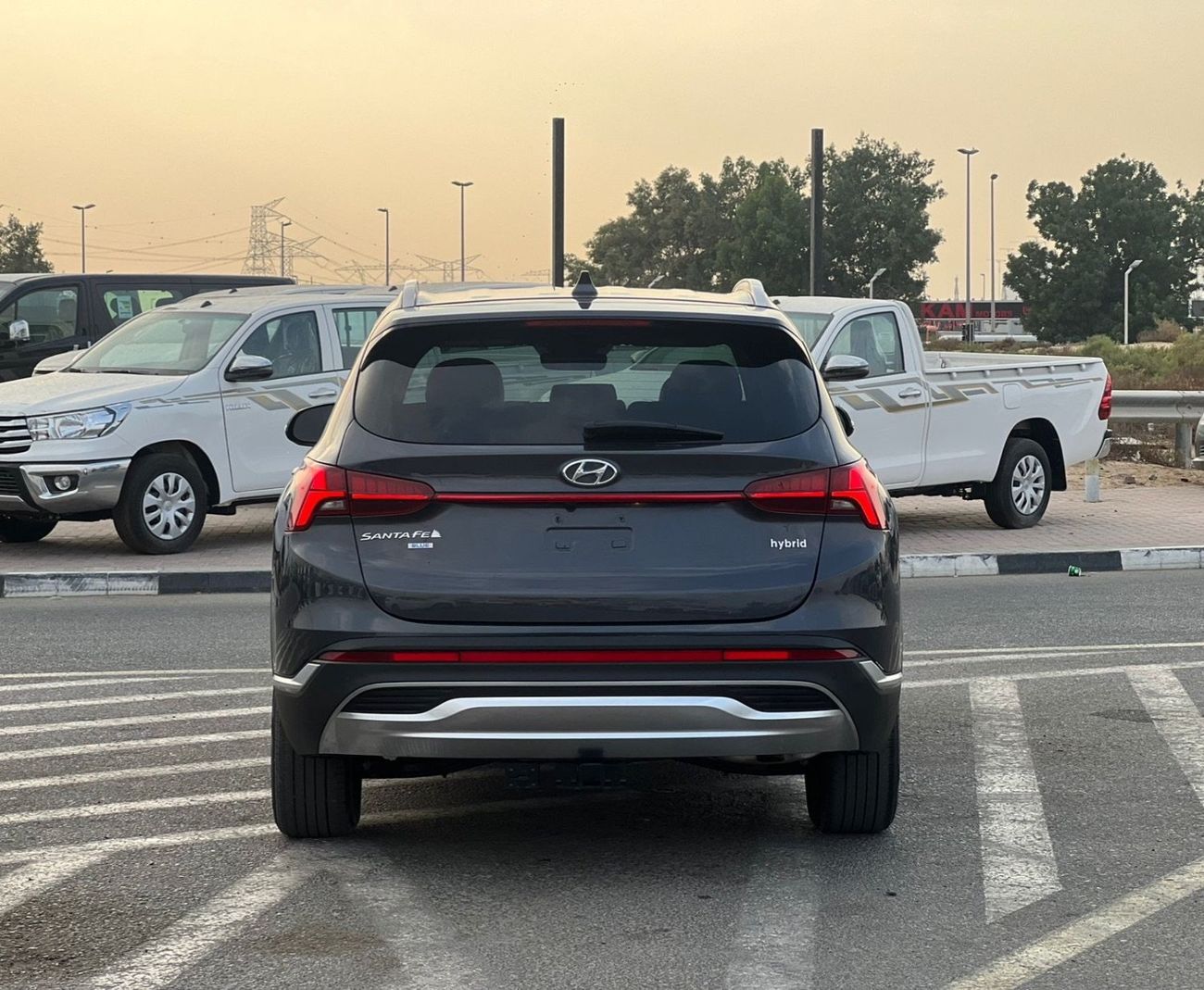 Hyundai Santa Fe 2021 Hyundai Santafe FE Hybrid 1.6L V4 - AWD 4x4 -Push Strad - Auto Trunk - Leather Seat - Rear Came