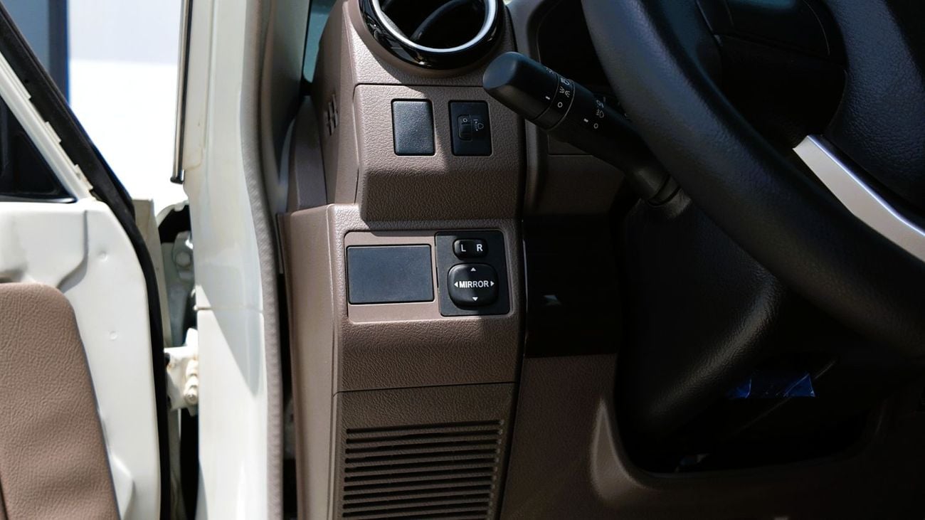 Toyota Land Cruiser Pick Up TOYOTA LC 70 LX V6 70th Anniversary