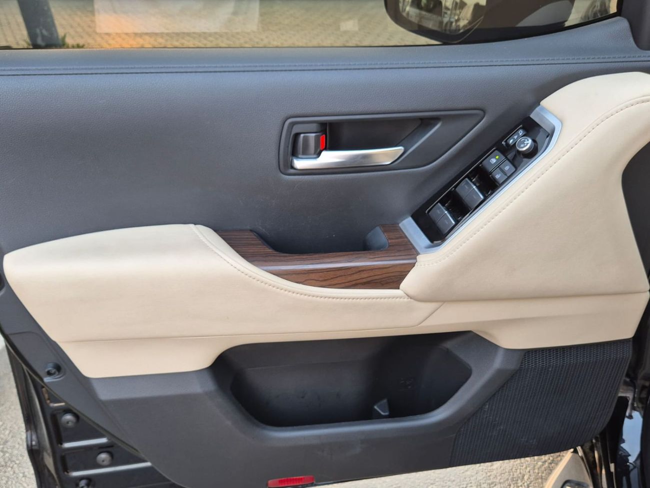 Toyota Land Cruiser GXR 3.5L TOYOTA LAND CRUISER GXR 2023 . ENGINE  3.5L/V6. TWIN TURBO