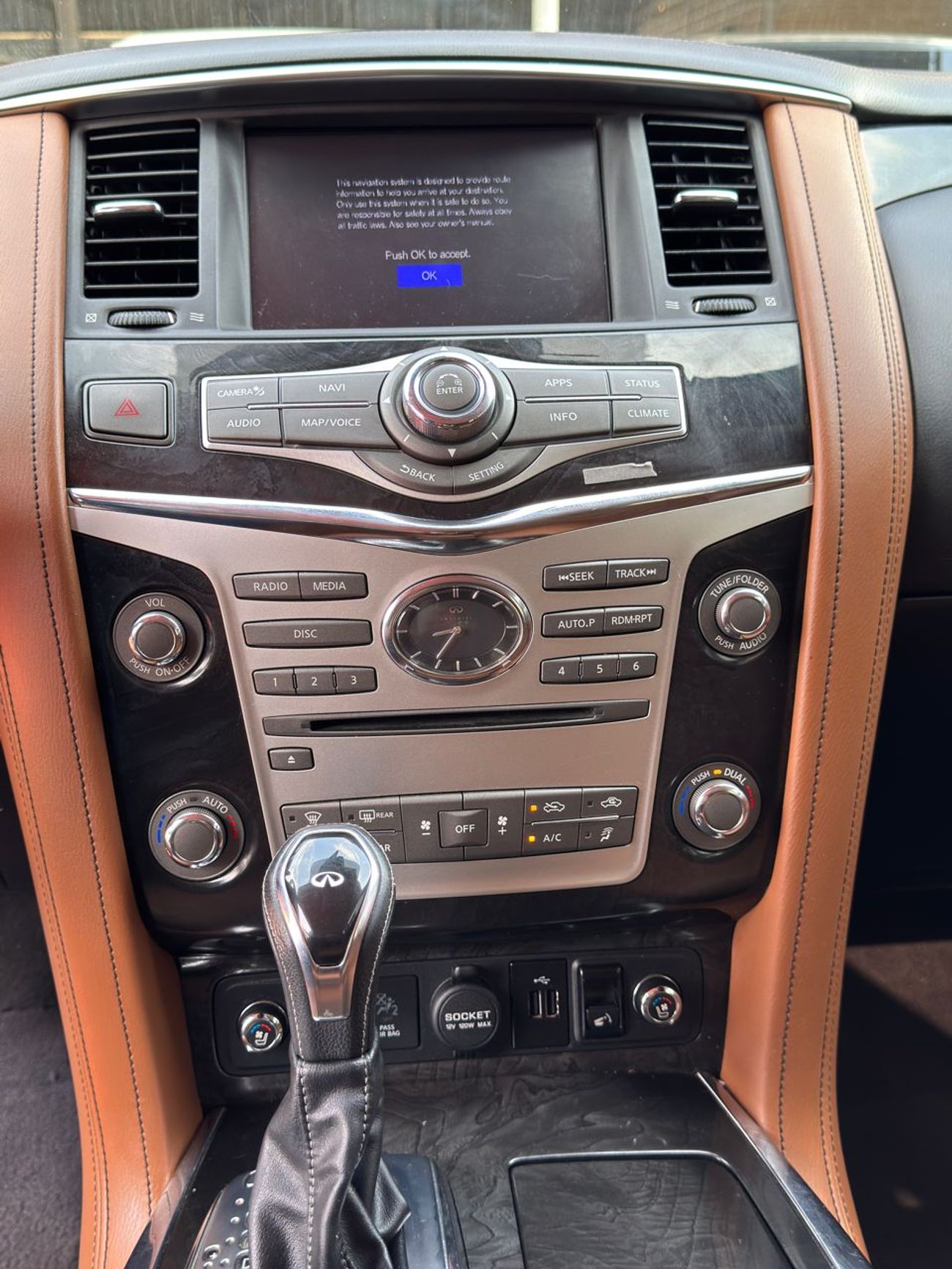 إنفينيتي QX80 Luxe 7st 5.6L