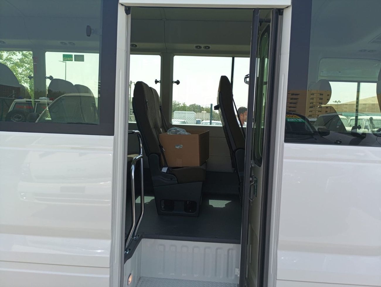 تويوتا كوستر 2.7L (23-Seater)