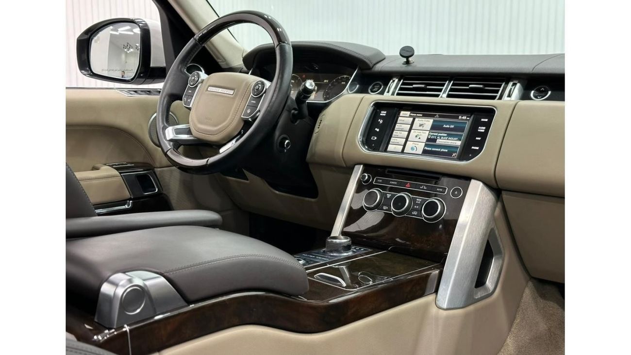 Land Rover Range Rover 2015 Range Rover Vogue SE Supercharged, Service History, Low Kms, Excellent Condition, GCC