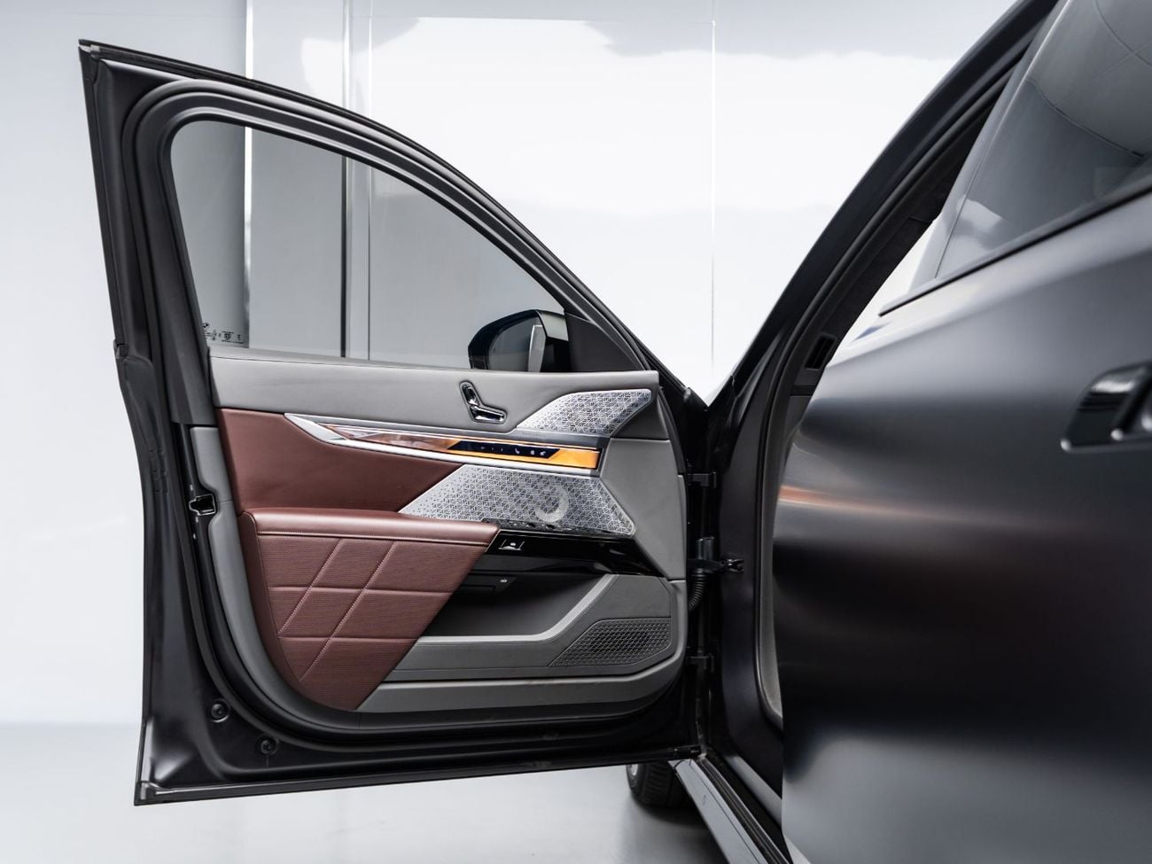 بي أم دبليو 760i XDRIVE MASTERCLASS M SPORT PACKAGE BACK TO DUBAI | BACK IN MOTION | 2030 BMW Warranty + Service Contract, GCC