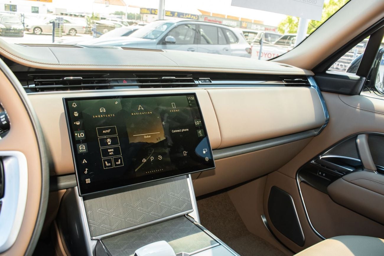 Land Rover Range Rover Range Rover SV SWB P615 4.4L Santorini Black 2026MY