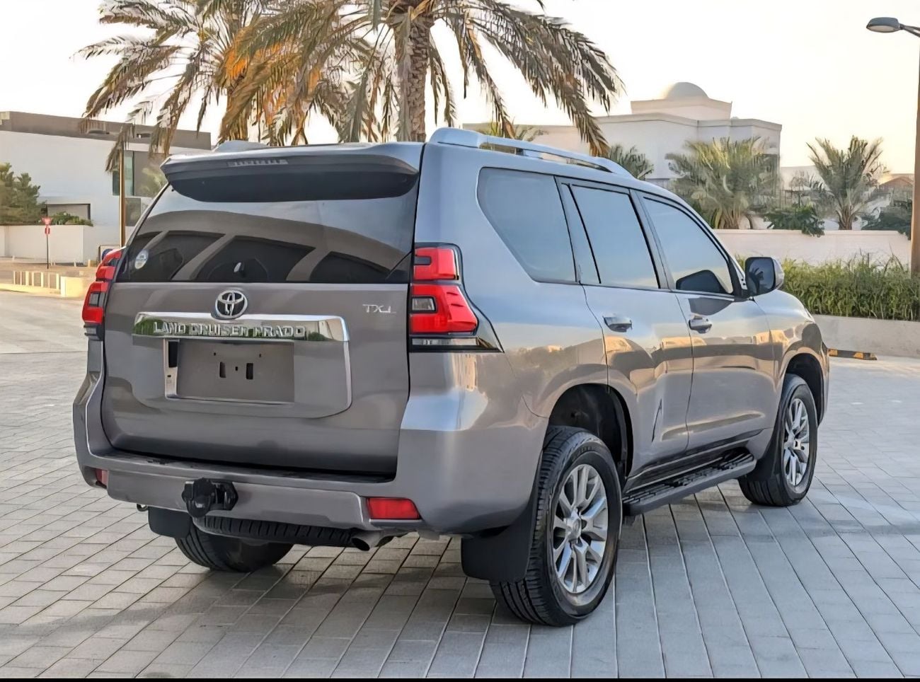 تويوتا برادو TXL LHD 4.0L V6 1GR petrol engine Automatic Gear 4WD 7 Seats 5 Doors