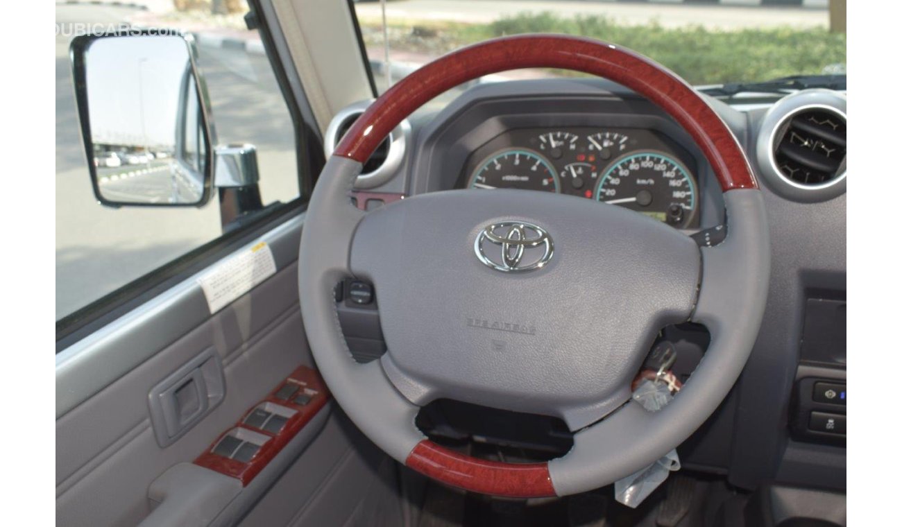 Toyota Land Cruiser Pick Up 79 Double Cabin V8 4.5L Diesel Limited