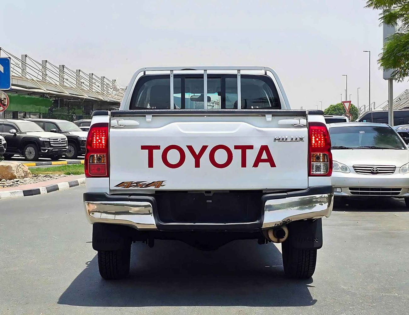 Toyota Hilux DOUBLE CABIN/DIESEL/M/T 2.4L V4 4WD/GCC/LOT#49864