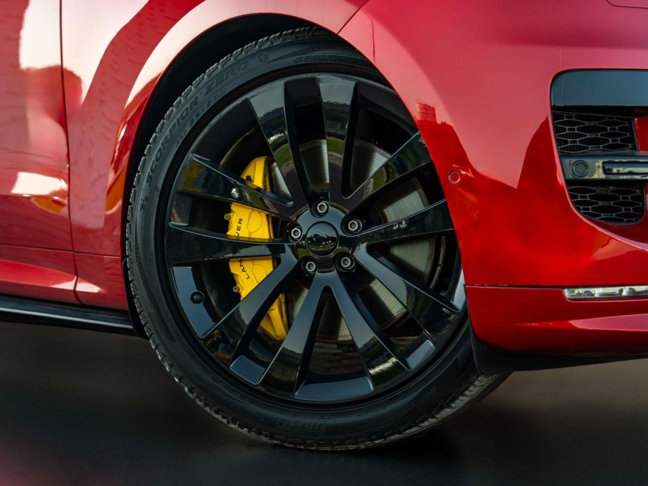 Land Rover Range Rover Sport First Edition P400