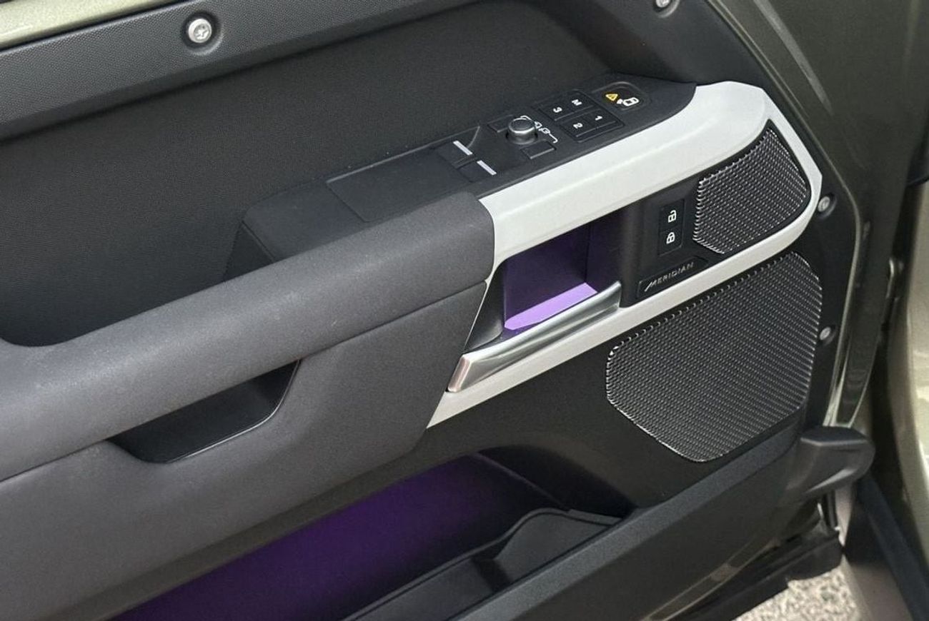 Land Rover Defender P400 90 SE 3.0L (5 Seater)