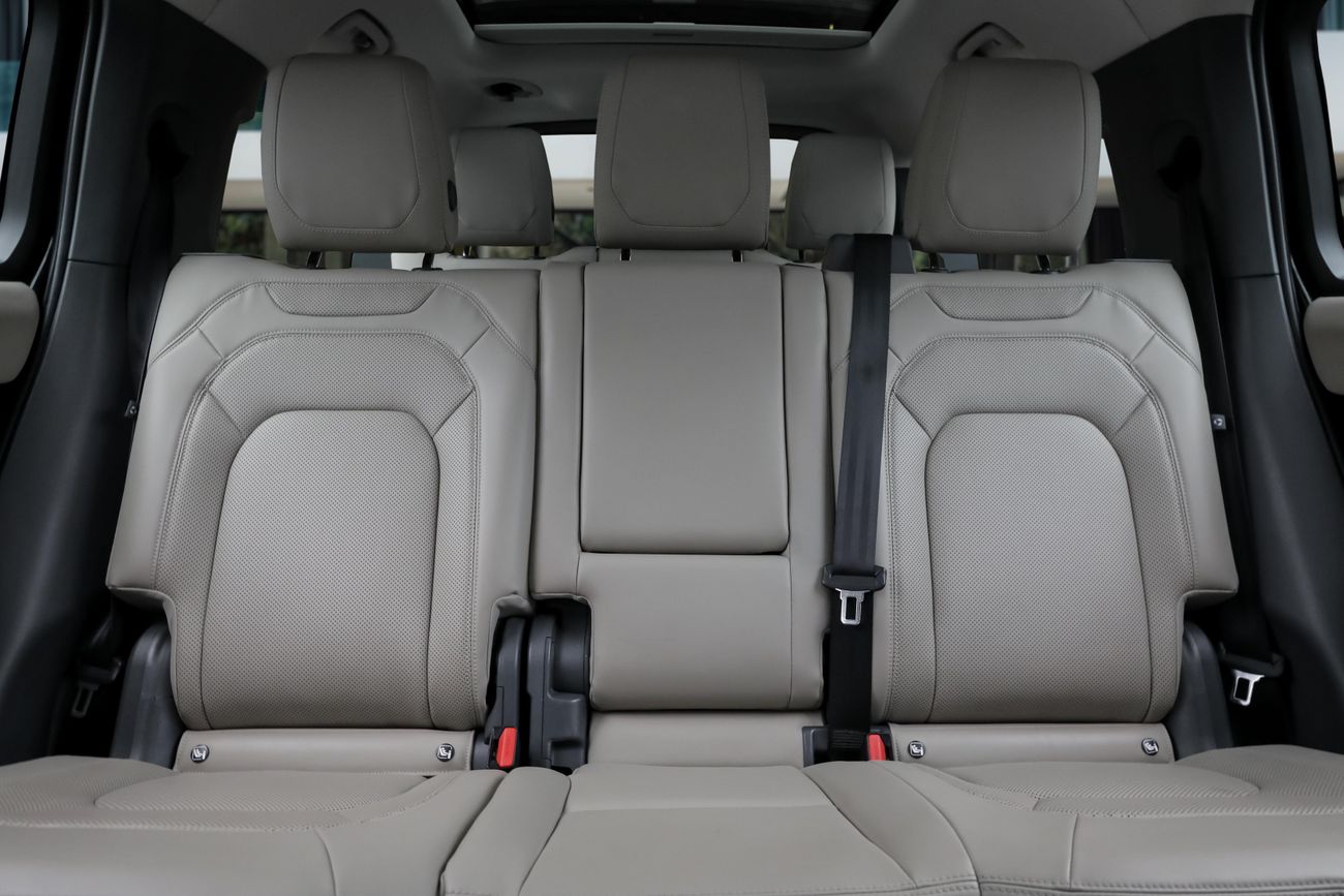 Land Rover Defender Defender SE P400 130 | 5,288 P.M | 0% Downpayment | Agency Warranty!