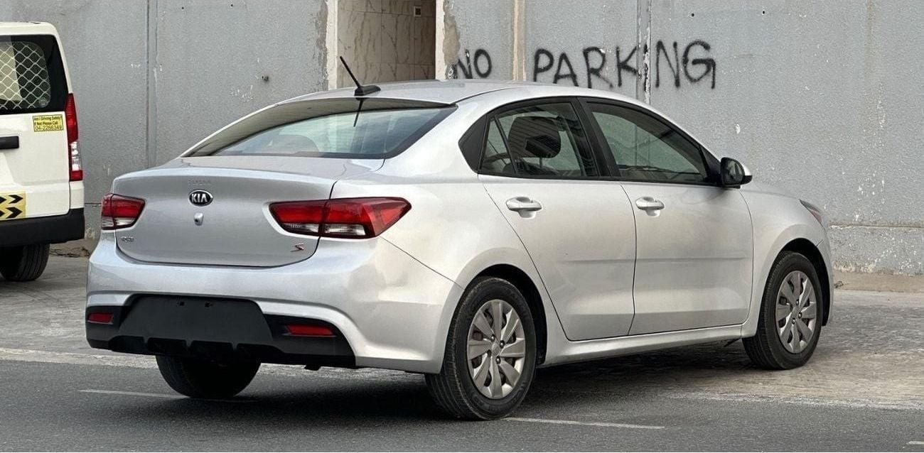 كيا ريو EX 1.4L (107 HP) Sedan