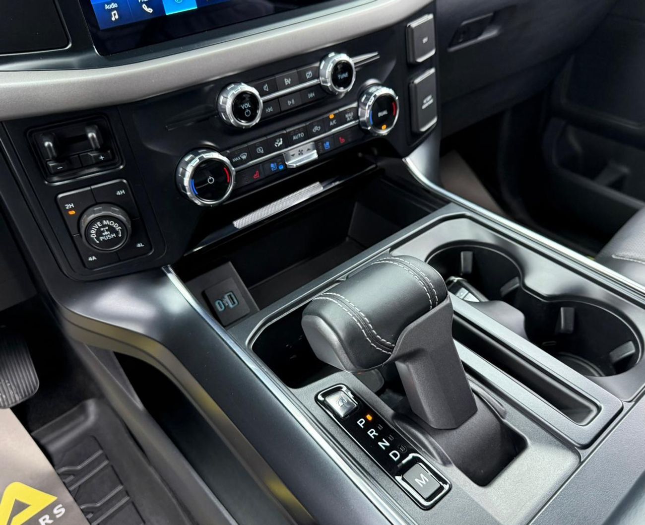 فورد إف-150 رابتور 2022 Ford F150 Raptor, 2027 Ford Warranty + Service Pack, Full Ford Service History, GCC