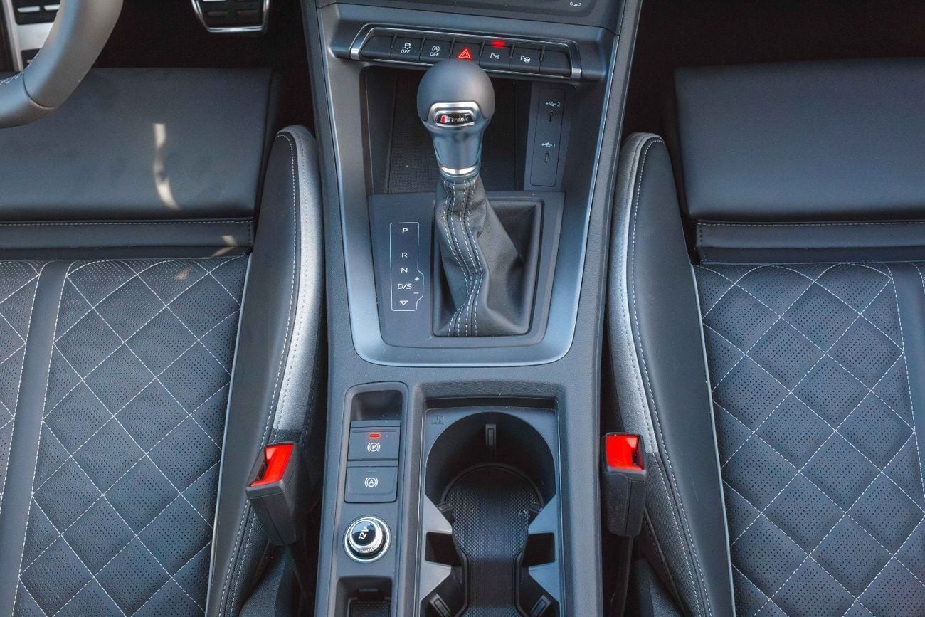 أودي Q3 35 TFSI S-LINE Audi Q3 TFSI 35 S Line 1.5 Turbo (2025) Nardo Grey