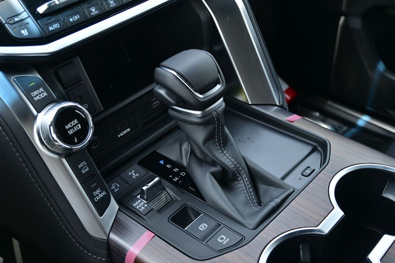 Toyota Land Cruiser GXR4 3.3L Toyota Land Cruiser GX-R 3.3L TwinTurbo V6 Diesel, 4WD