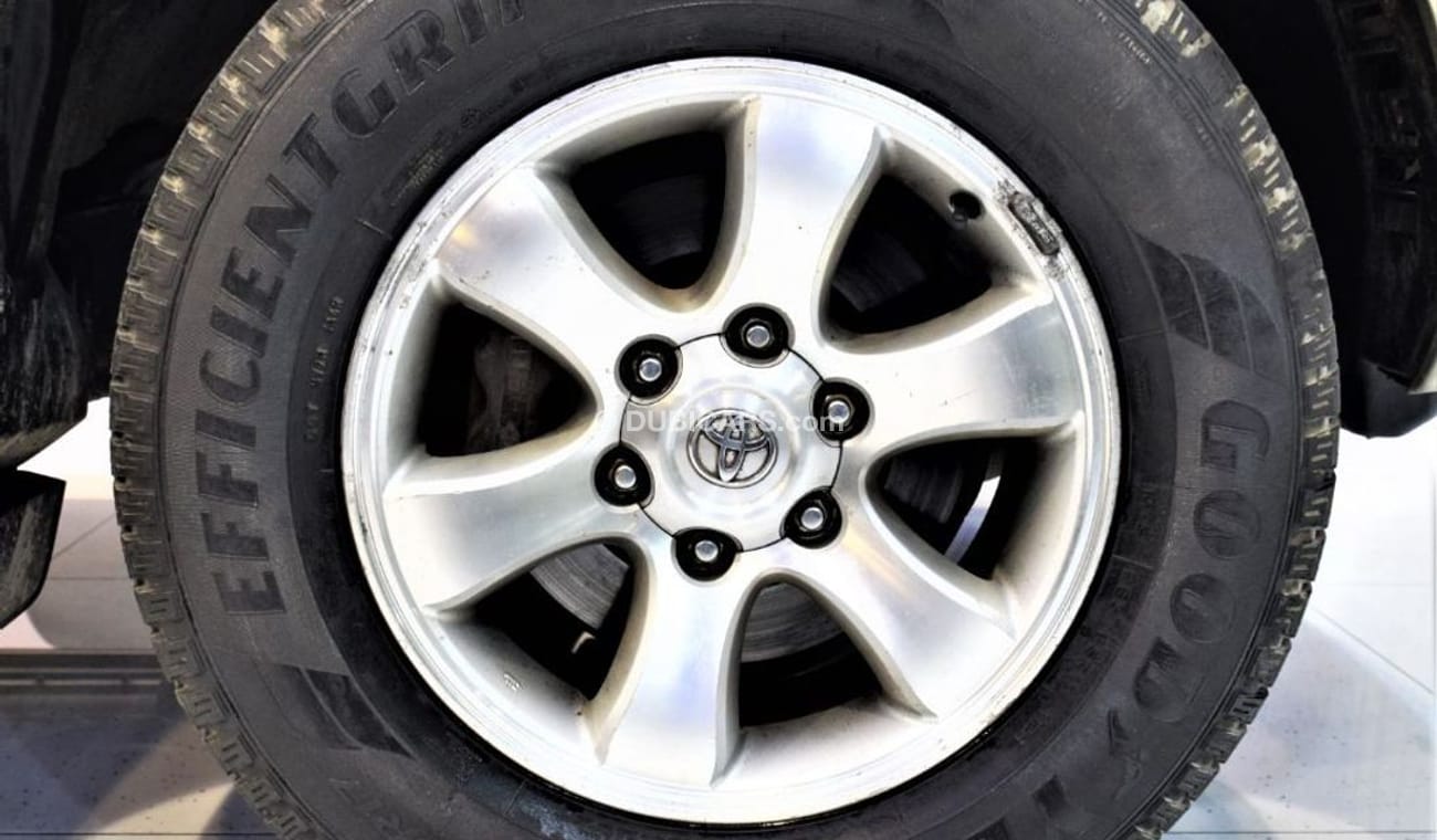 Toyota Prado Amazing Toyota Prado GX 2005 Model!! in Gold Color! GCC Specs