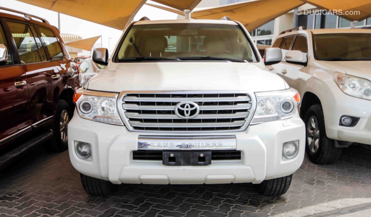 Toyota Land Cruiser VXR V8