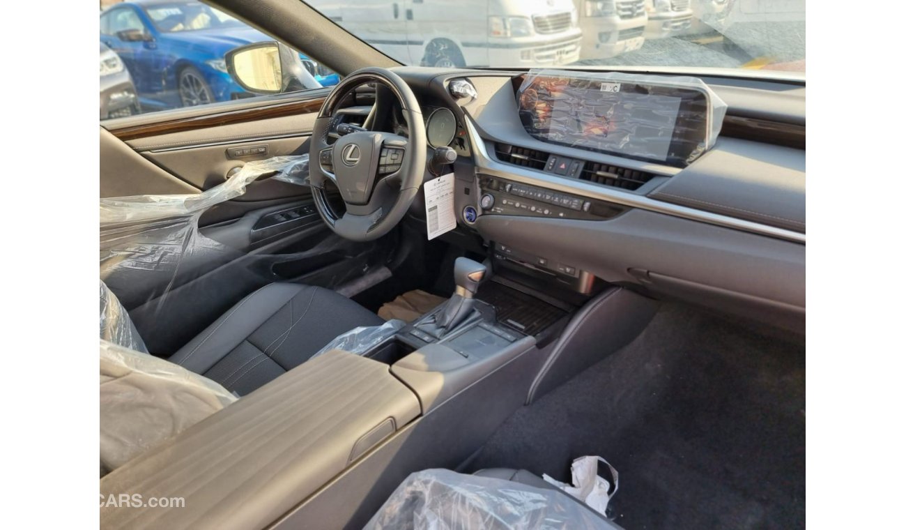 Lexus ES 300 Lexus ES300h (AXZH10) 2.5L Sedan FWD 4 Doors Black  Hybrid Euro 4  Model 2019