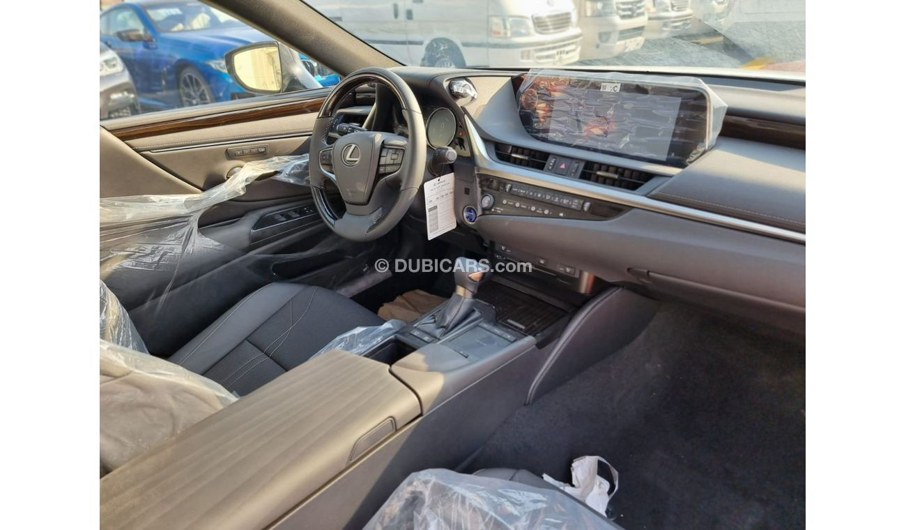 Lexus ES 300 Lexus ES300h (AXZH10) 2.5L Sedan FWD 4 Doors Black  Hybrid Euro 4  Model 2019