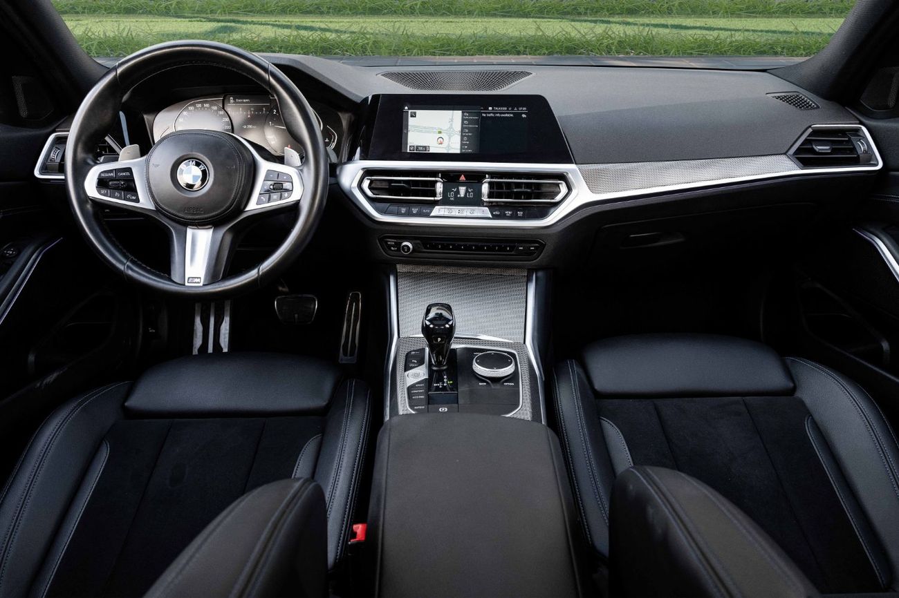 بي أم دبليو 330i 2,742 P.M  | 3-Series 330 M-Kit | 0% Downpayment | Excellent Condition!