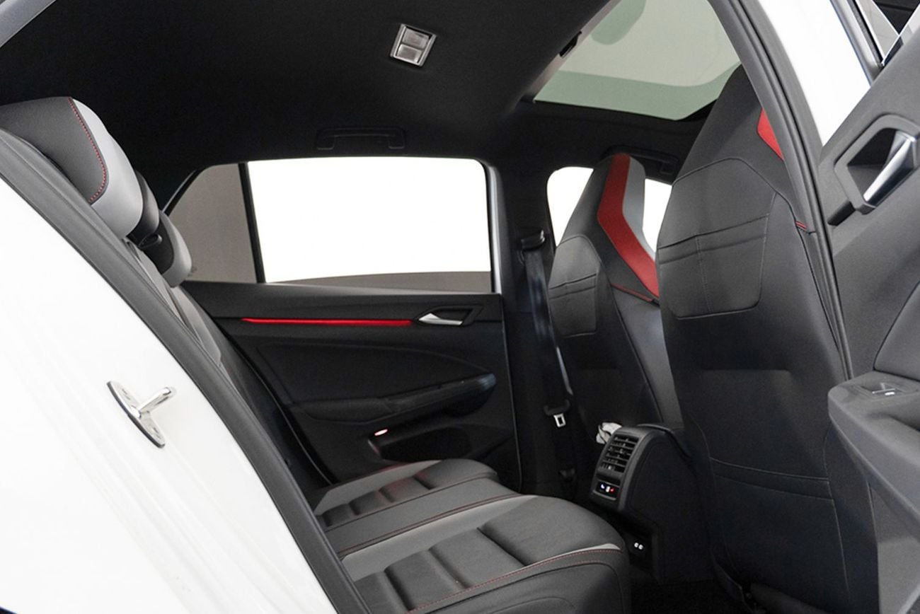 Volkswagen Golf STD Sport 2.0T