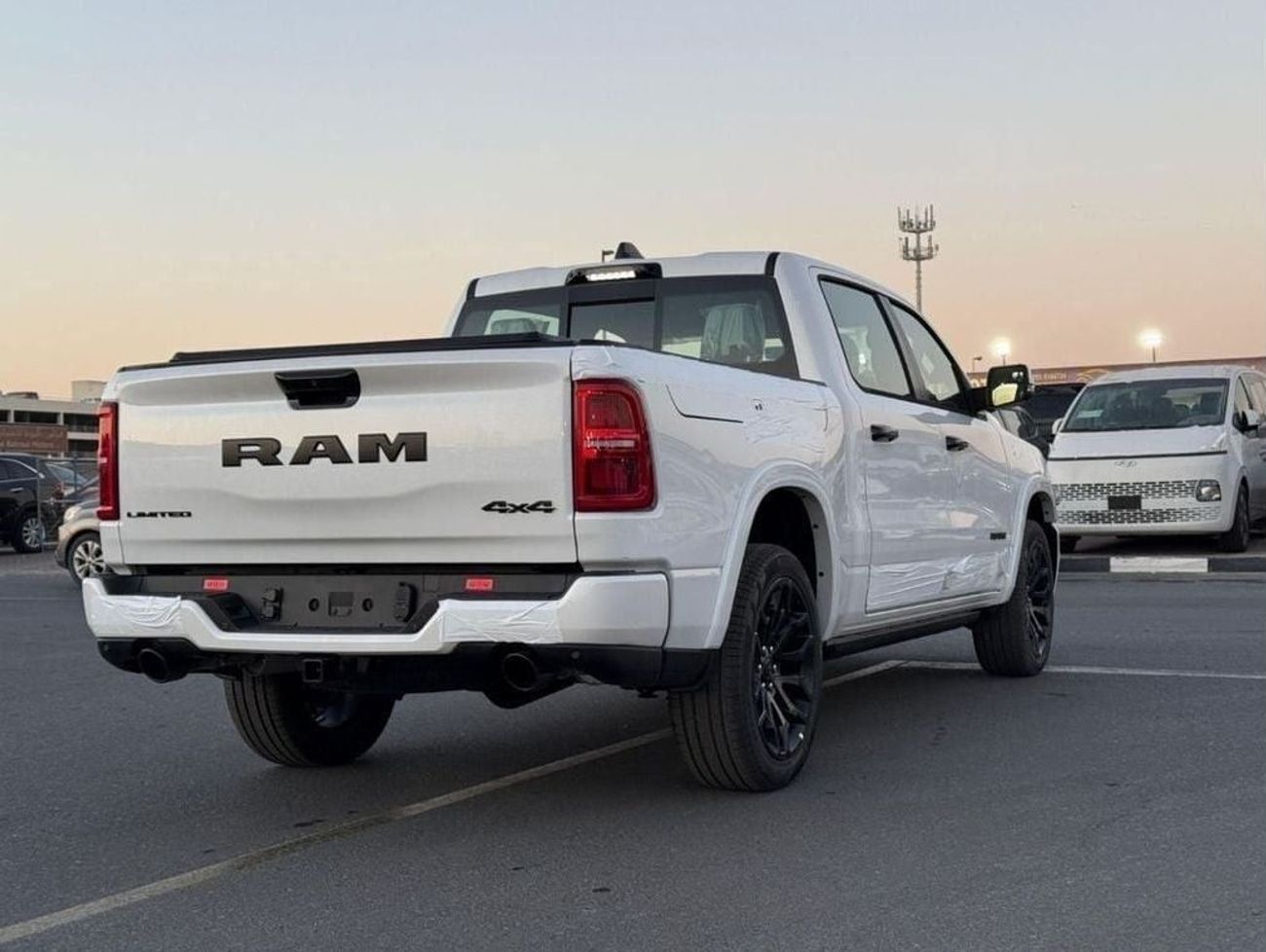 رام 1500 EXPORT PRICE - LIMITED 3.0L TWIN TURBO ESS / NIGHT EDITION 2025 (EXPORT ONLY)