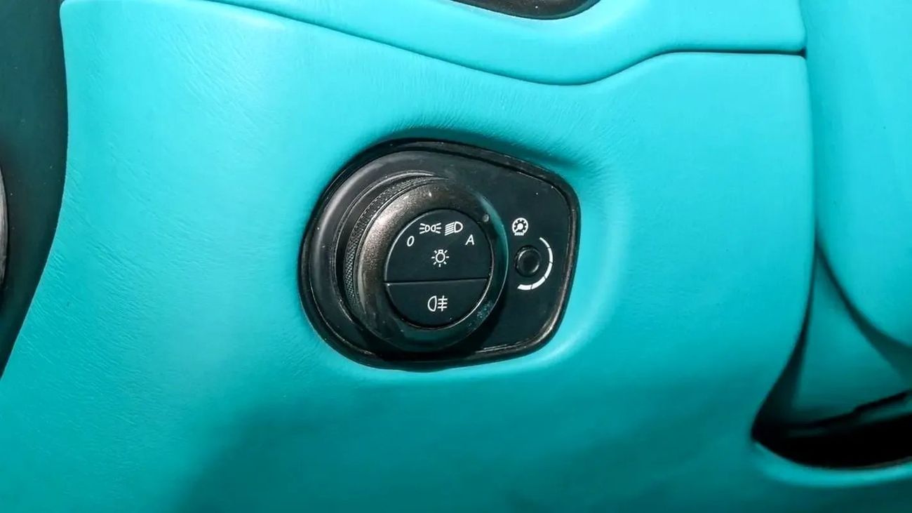 Aston Martin Vanquish STANDARD Aston Martin Vanquish 2014 GCC specs
