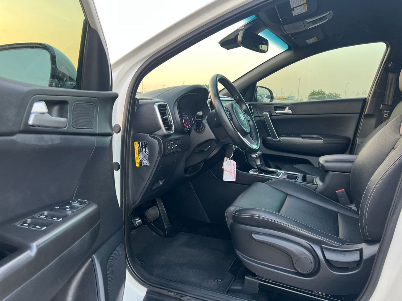 Kia Sportage 2021  Kia  Sportage Mioption-Rear Camara -2.4L-V4- Leather Seat -  2 Key -