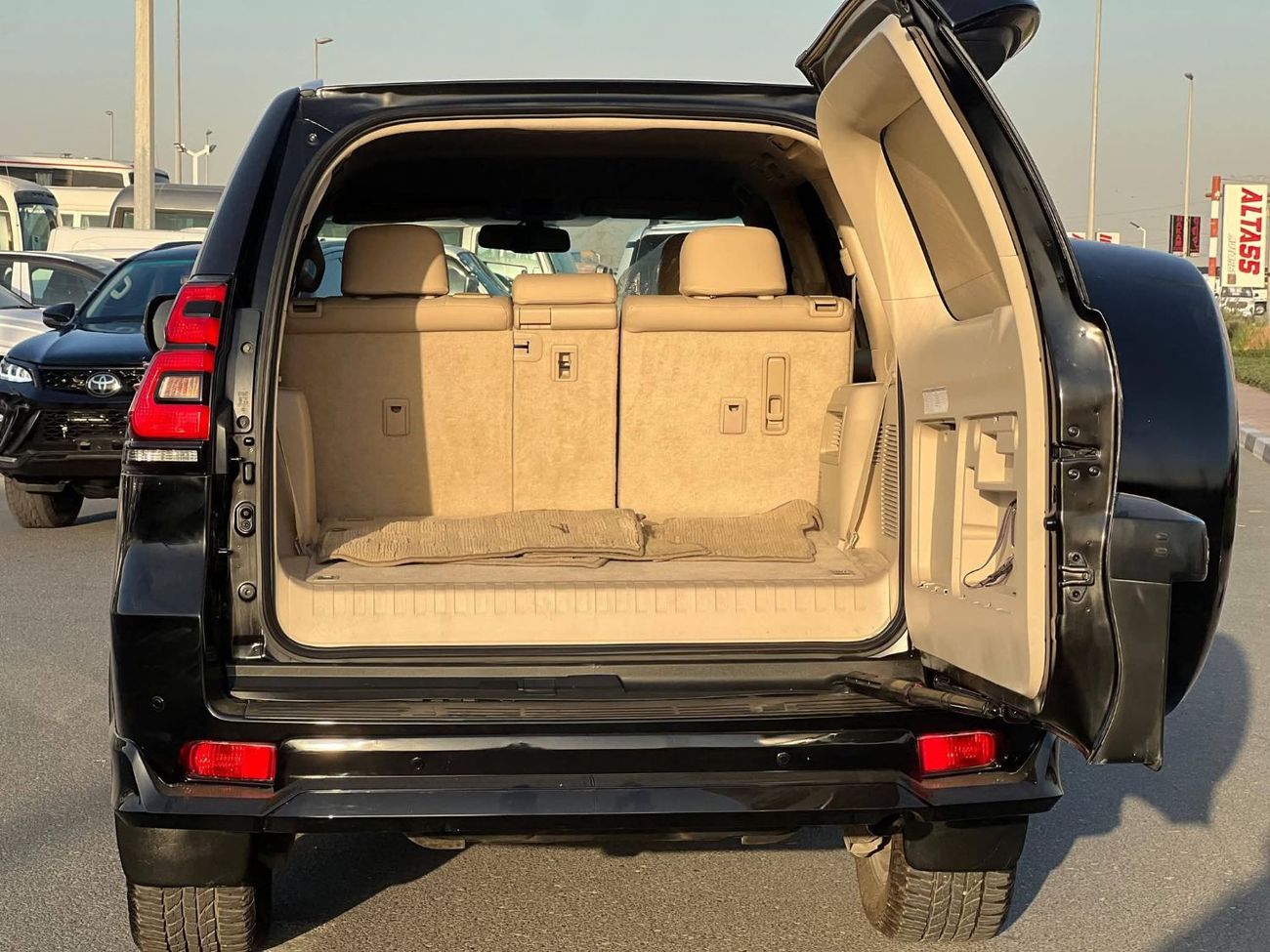 Toyota Prado Toyota prado 2019Model 4.0 petrol Engine Colour Black Transmission Automatic Interior.beige push sta