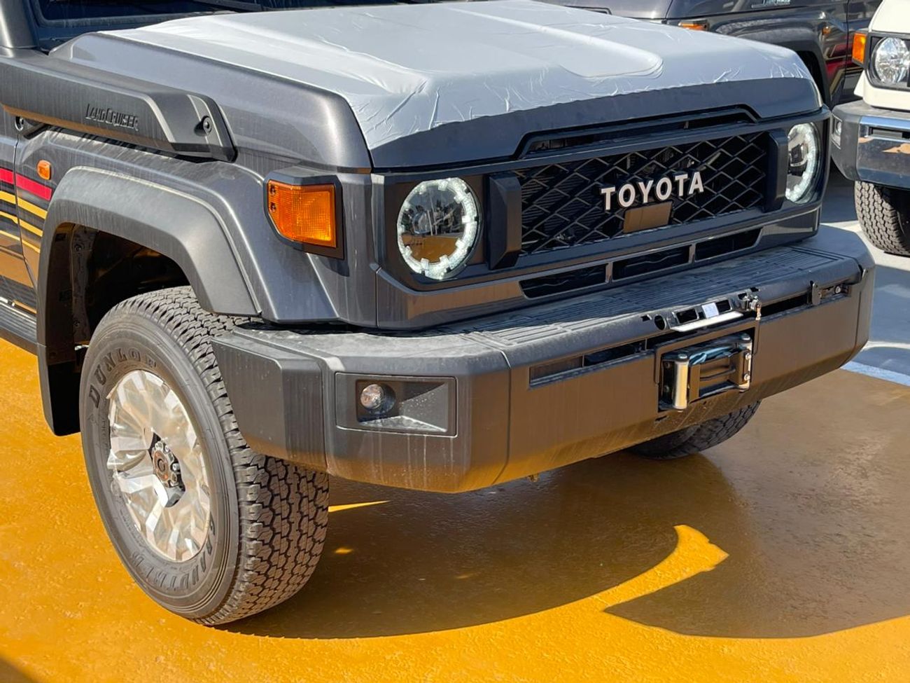 Toyota Land Cruiser Pick Up Std 4.0L Double Cab Utility AWD Toyota LC DC AT PETROL 2025 4.0L Full GREY