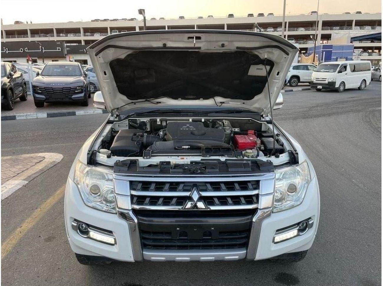 ميتسوبيشي باجيرو Diesel 3.2 Liter Right Hand Drive Automatic 7 Seater Leather sea