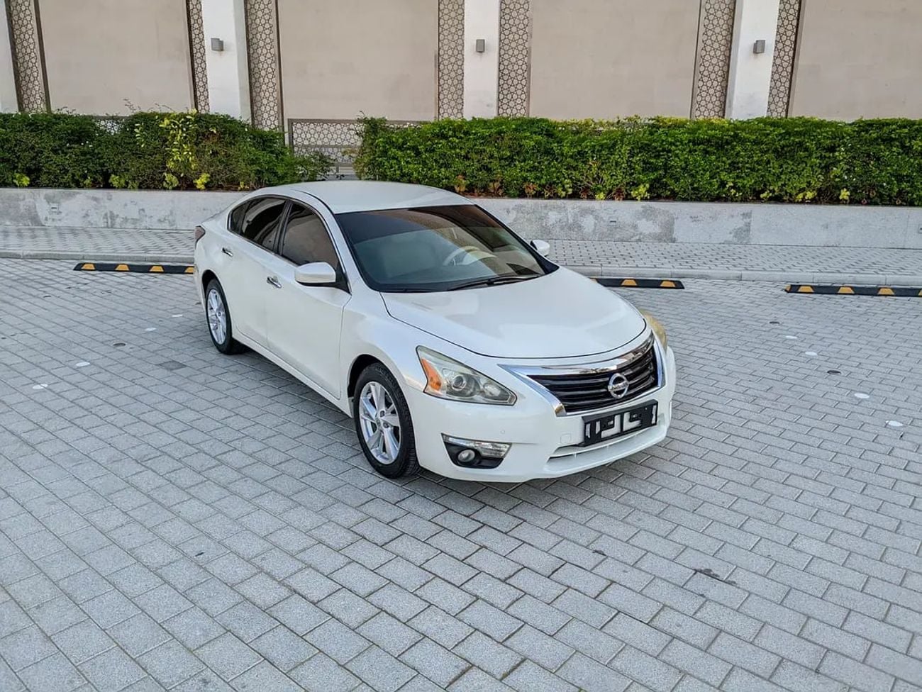 نيسان ألتيما GCC SV mid option Accident free excellent condition