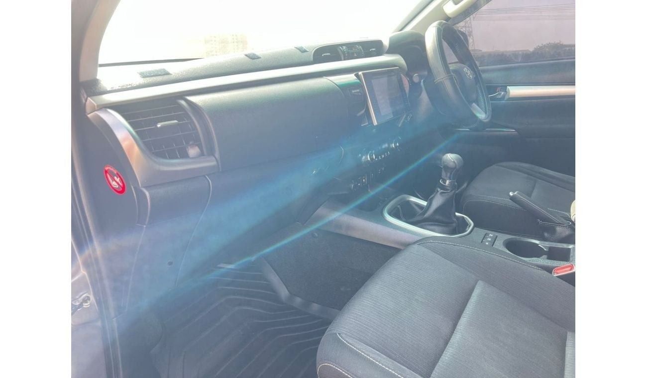 Toyota Hilux diesel 2.8 liter manual gear right hand push button start back camera