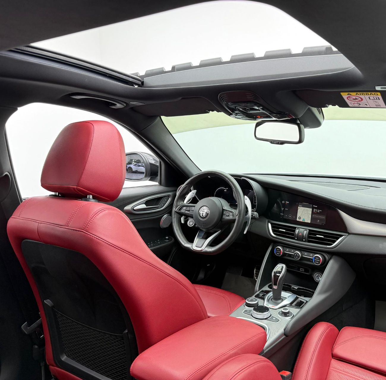 Alfa Romeo Giulia 2024 Alfa Romeo Giulia Veloce Q2 MCA, 2028 Agency Warranty & Service Contract, Agency FSH, GCC