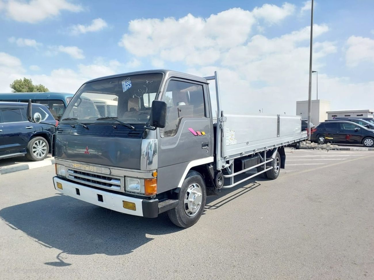 Mitsubishi Fuso Canter MITSUBISHI CANTER TRUCK RHD 1990 MODEL 3.9 L DIESEL MANUAL(PM40451)
