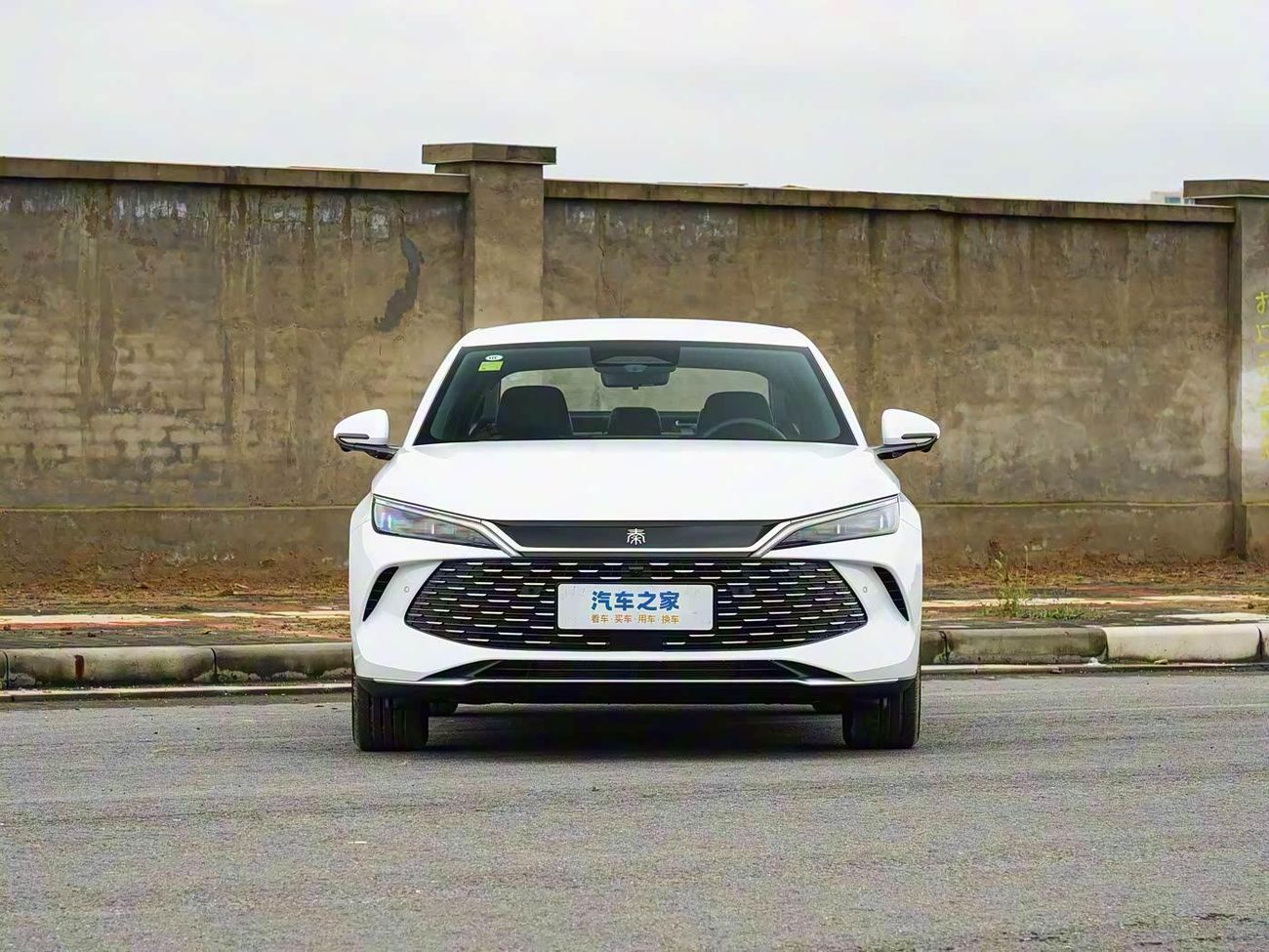 BYD Qin L DM-i BYD QIN L DMi 128Km Leading Version 2025