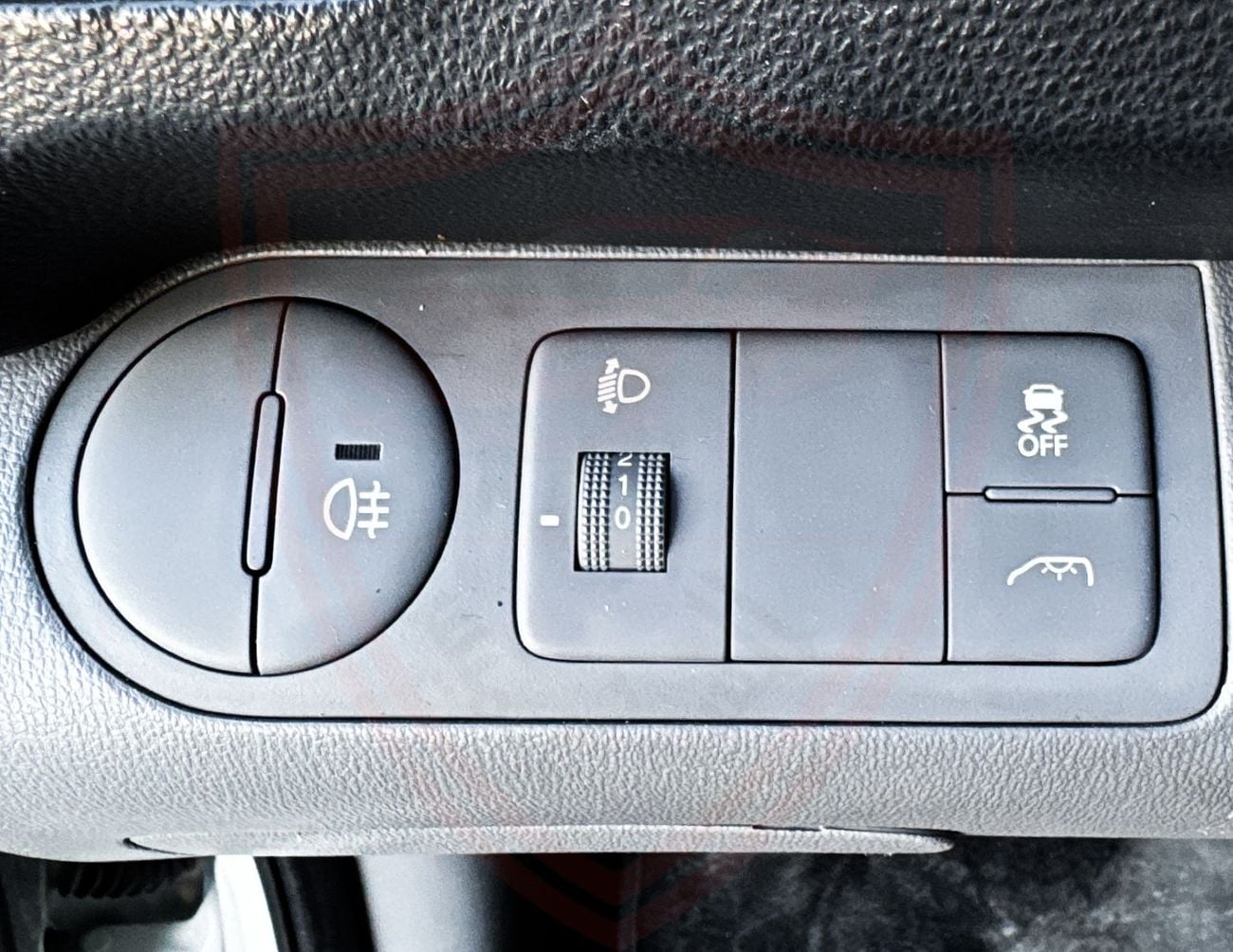 Hyundai H-1 Hyundai H1 | 2.4 L | 2020 | GCC | Accident-Free | In Excellent Condition | 924 P.M