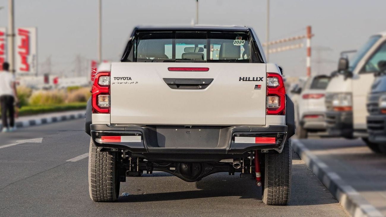 تويوتا هيلوكس 2024 Toyota Hilux GR-Sport 4.0L AT Petrol (White)
