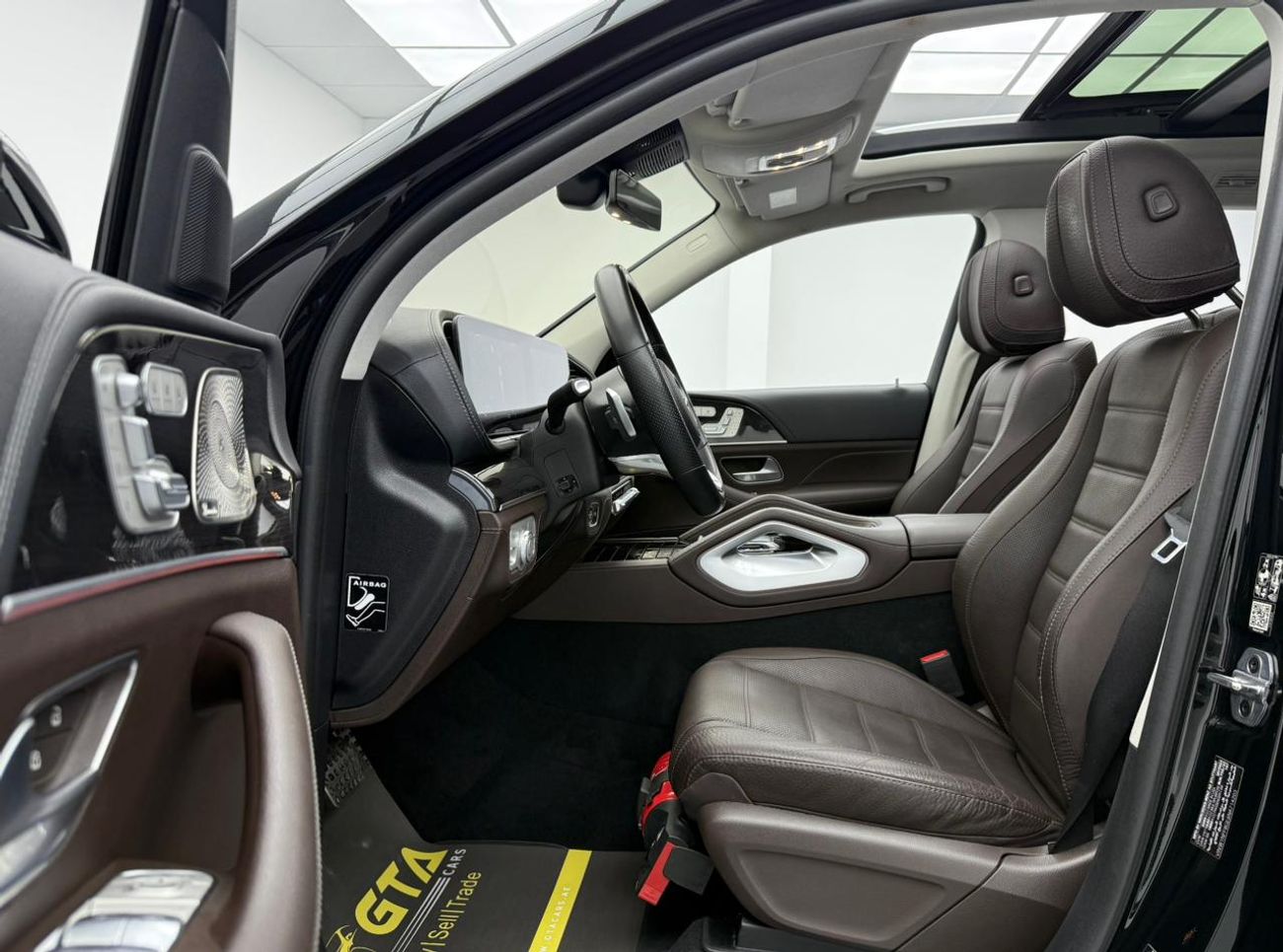 مرسيدس بنز GLS 580 4MATIC 2022 Mercedes Benz GLS580 AMG 4MATIC, 2027 Mercedes Warranty + Service Pack, 7 Seater, GCC