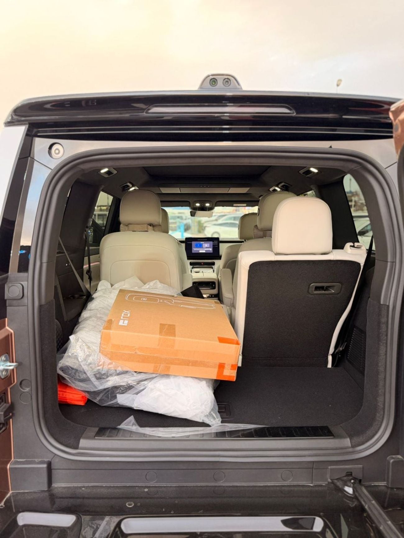 روكس أداماس FIRST CLASS 7 seats big battery full option