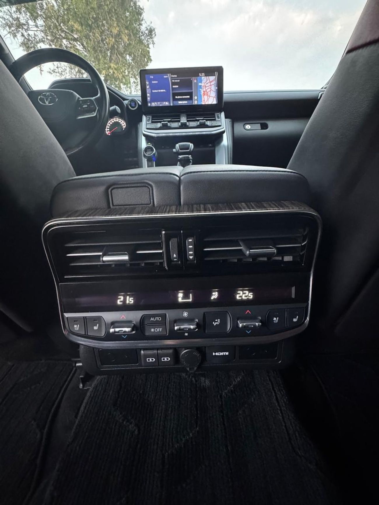 تويوتا لاند كروزر 2022 Model VXR Twin Turbo Full Option Red and Black interior New Arrival Very Clean And Perfect Cond