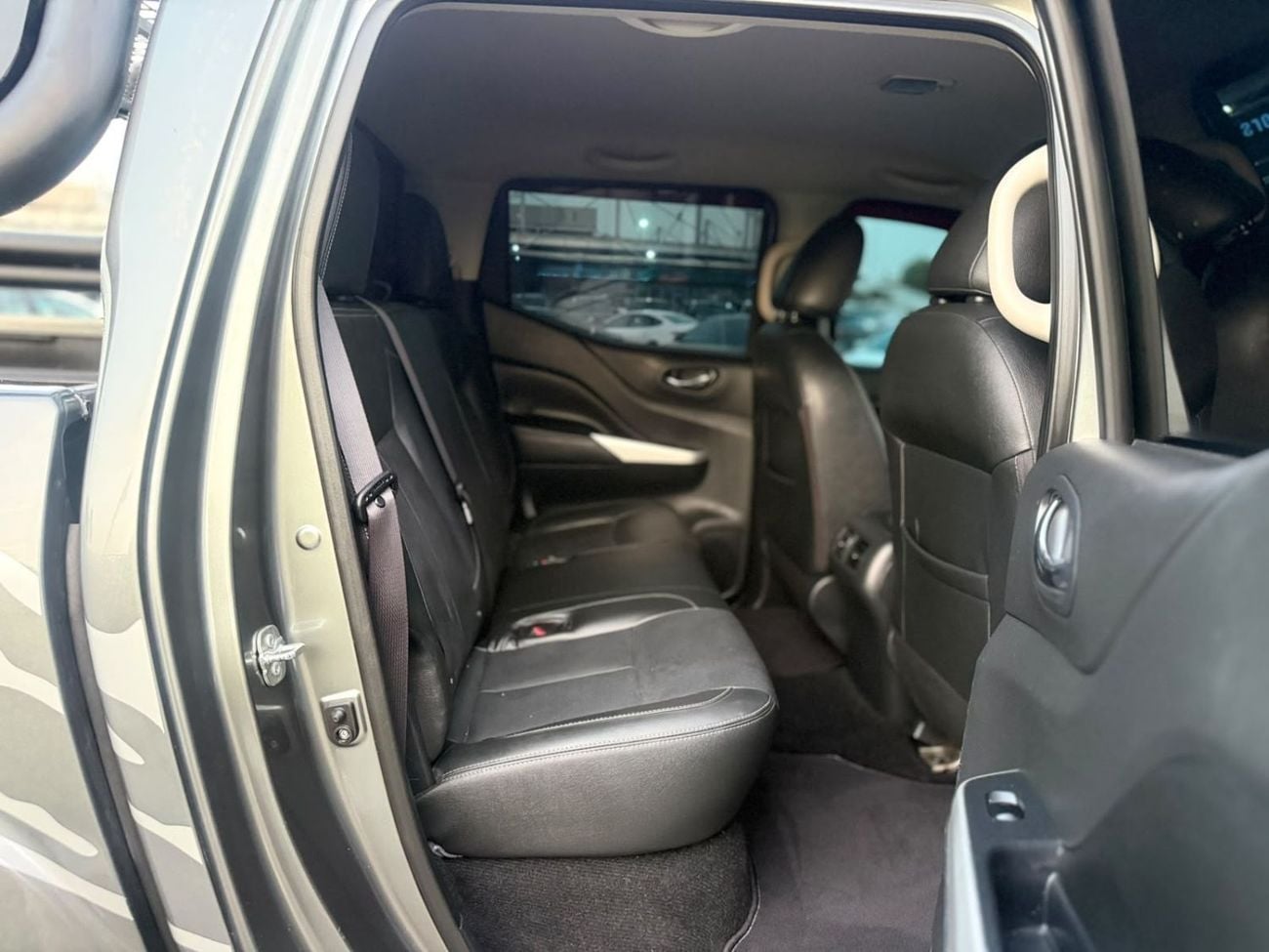 نيسان نافارا FACELIFTED TO 2024 MODEL | RHD | 2.3 DIESEL ENGINE | 4WD
