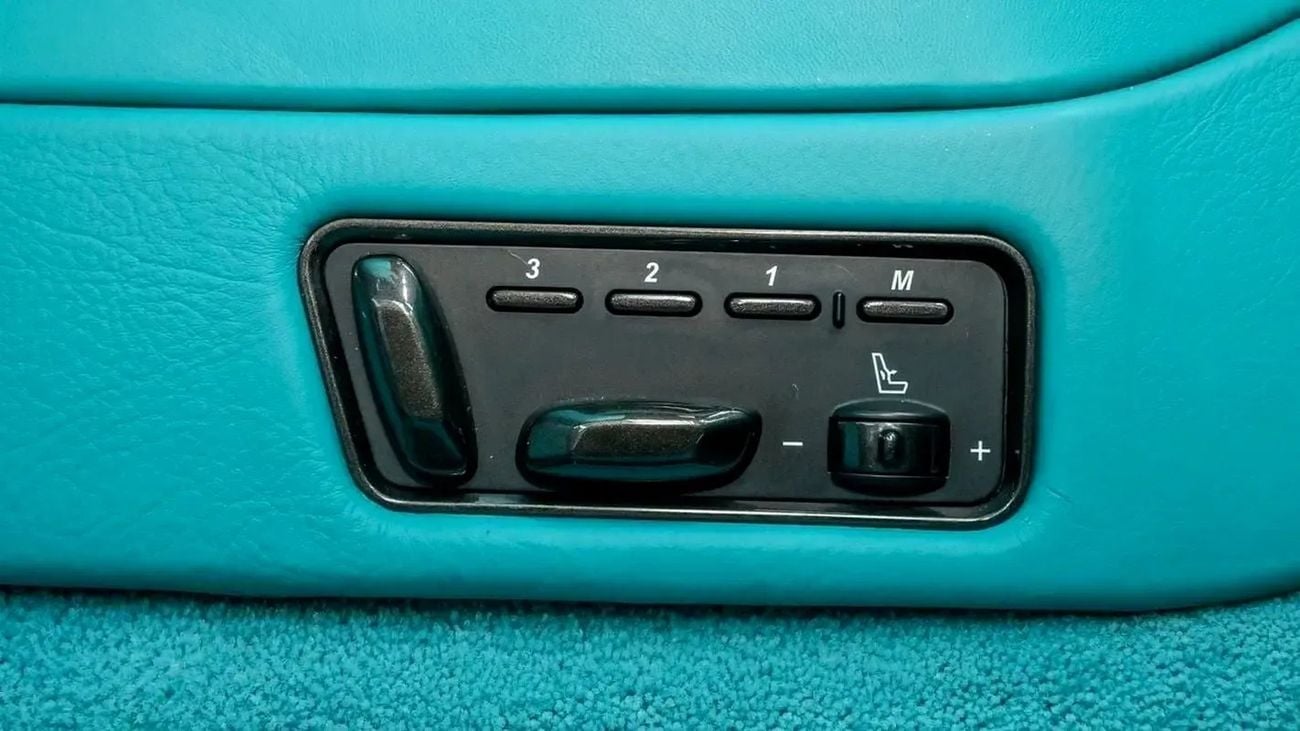 Aston Martin Vanquish STANDARD Aston Martin Vanquish 2014 GCC specs