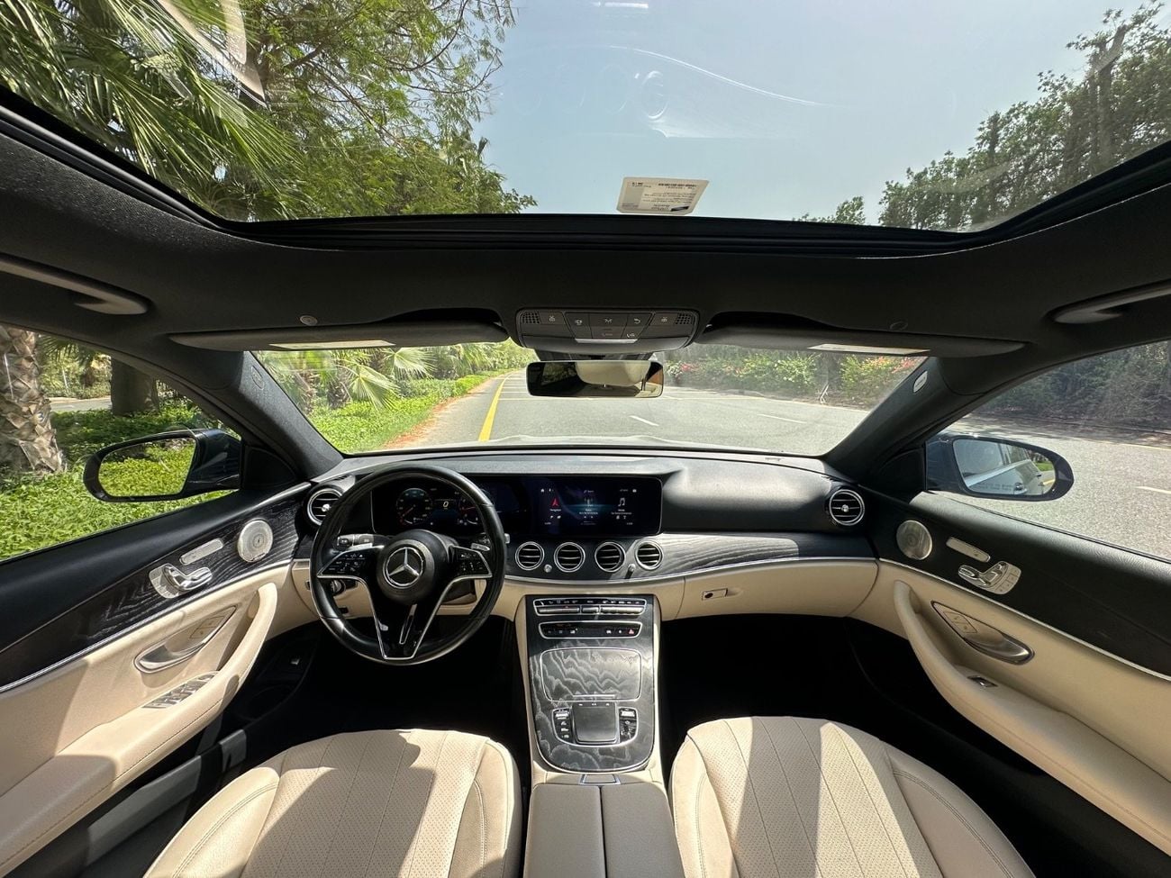 مرسيدس بنز E 350 2022 | E350 4MATIC | Full Option | American Specs | 63,000 km | Excellent Condition